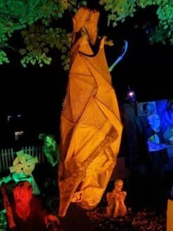 Hanging Vampire -Distortions Unlimited Shop 151385831 1791577987684234 5347509953979201649 n