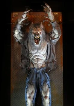 Scare Wolf -Distortions Unlimited Shop scare wolf animatronic attack